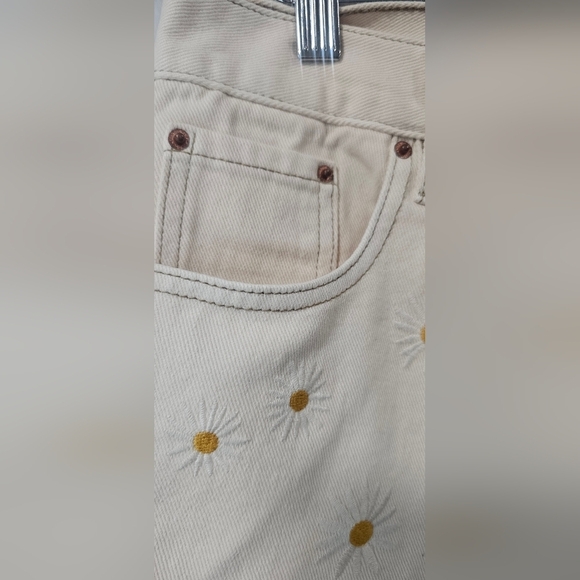 PacSun Daisy Embroidered Ultra High Waisted Vintage Denim ShortsSize 29 NWT - Picture 4 of 16